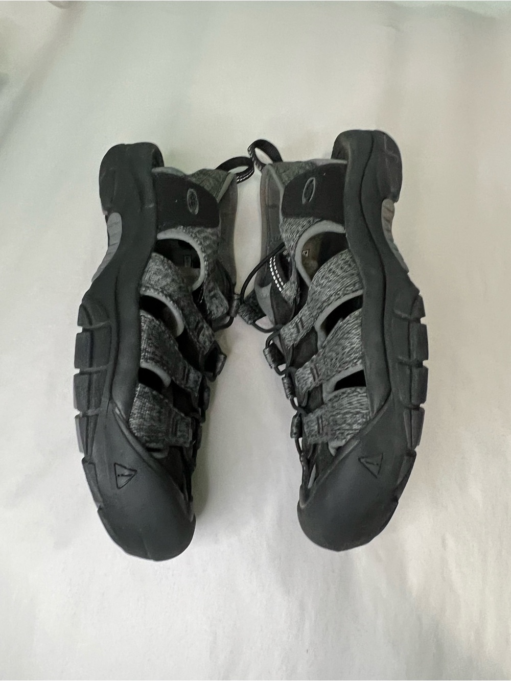 Keen Men's Black Gray Closed-Toe Sandals - Picture 3 of 5